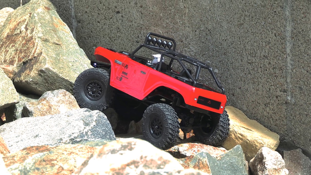 Axial AXI90081 SCX24 Deadbolt 1/24th Scale Electric 4WD RTR - YouTube