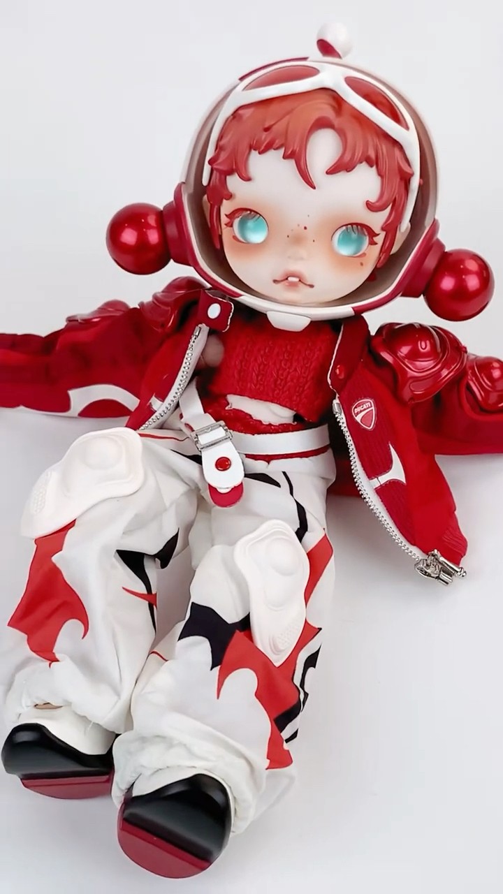 UNBOXING POP MART SKULLPANDA | DUCATI 1/6 Action Figure - YouTube