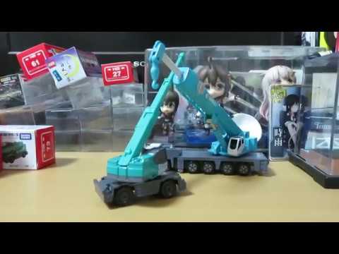 Opening the miniature car Kobelco Tomica crane - YouTube