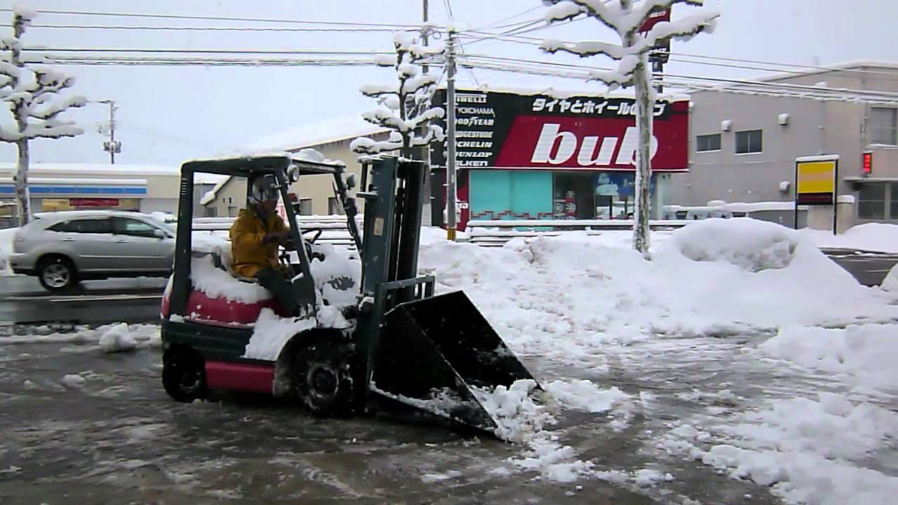スノーバケット開発者 橘工芸の伊藤名人による除雪 00系（2012年1月26