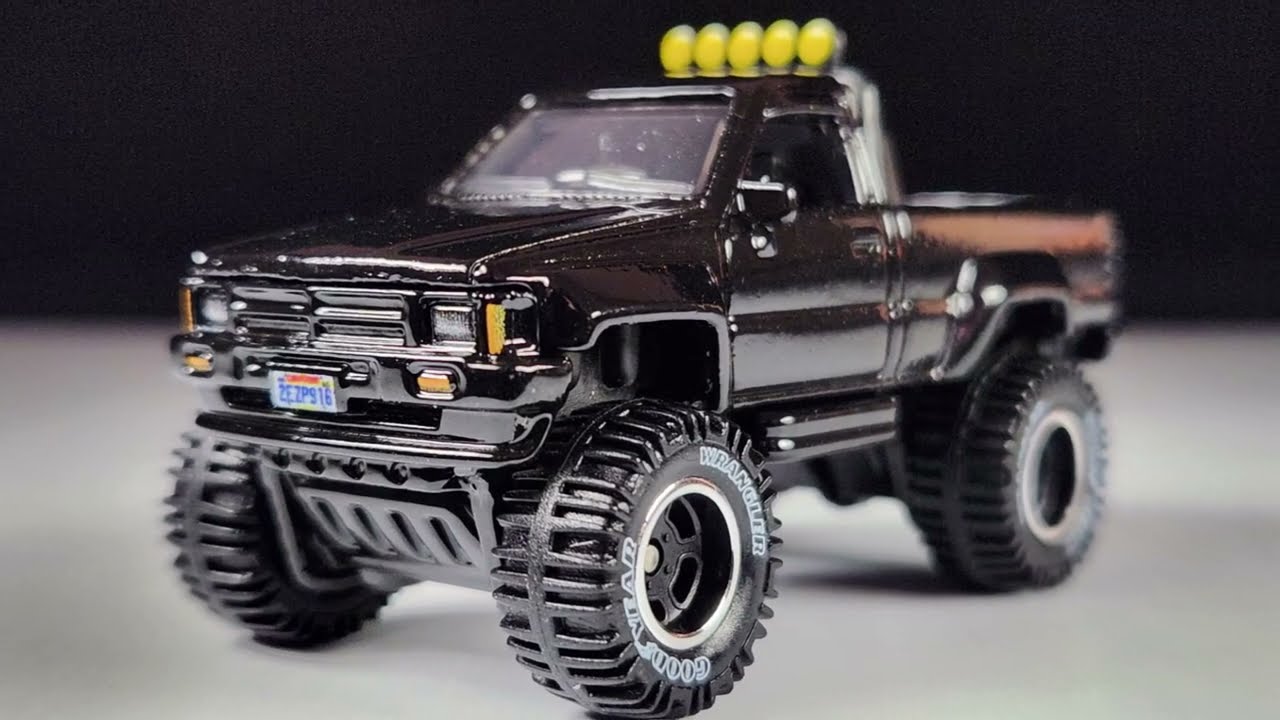 Hot Wheels Premium Review: 1987 Toyota Pickup Truck | 2023 Retro