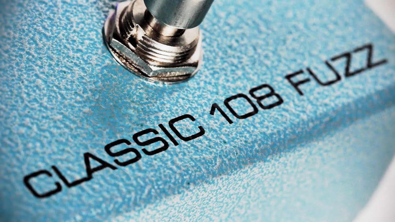 MXR Classic 108 Fuzz - YouTube