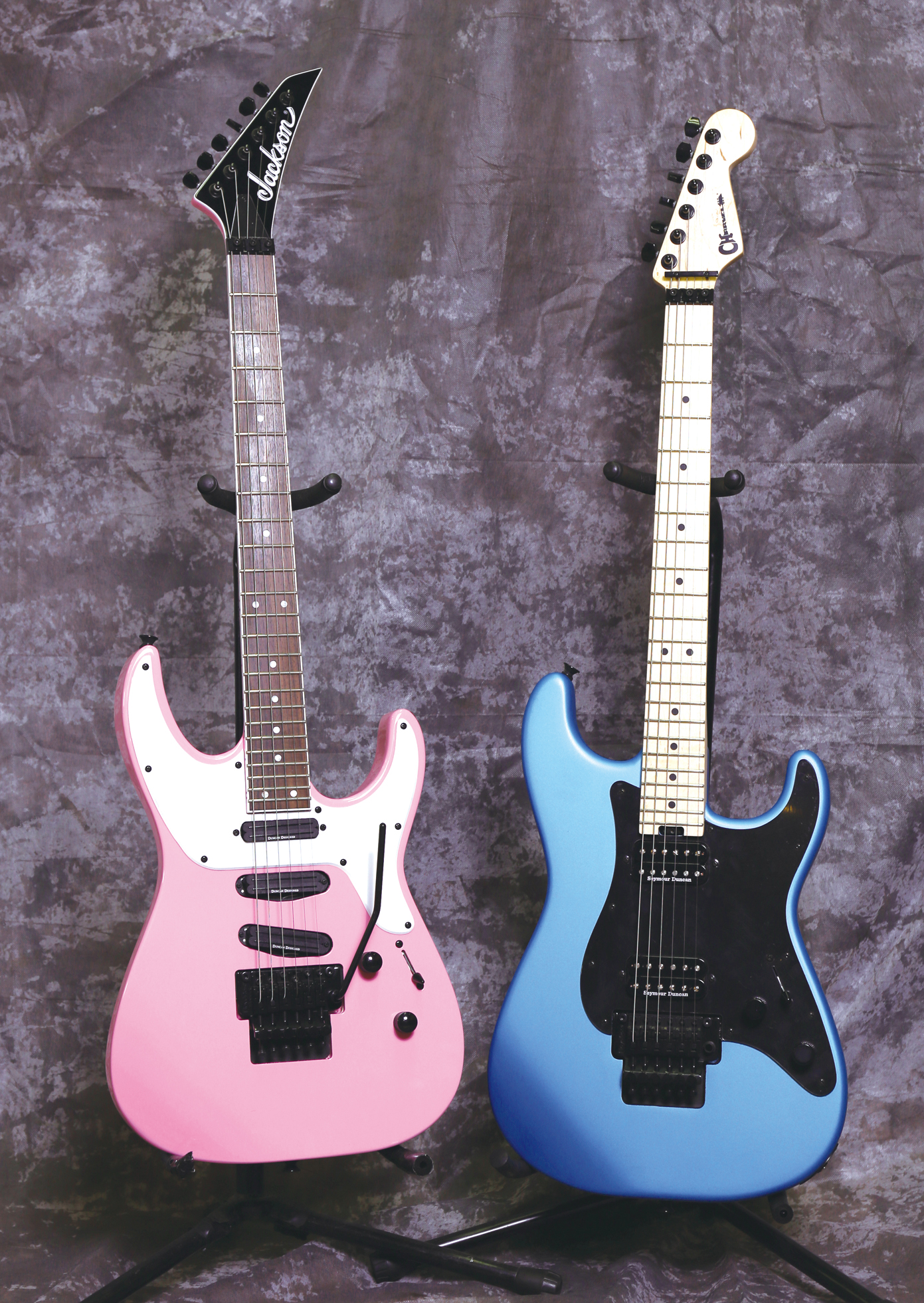 Charvel ディンキーブルークラックルシャークインレイフロイドローズ