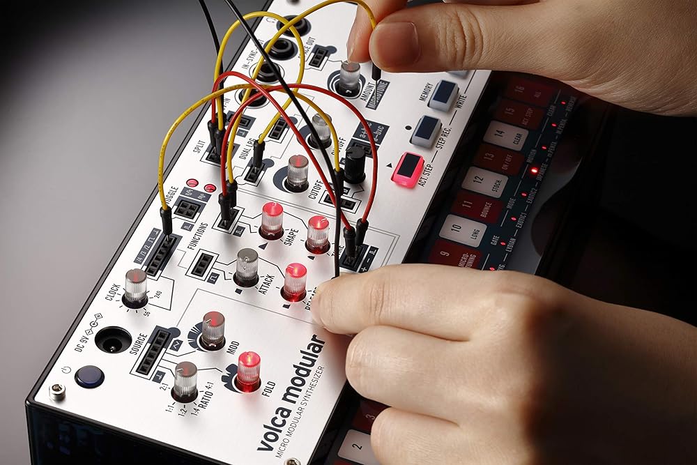 KORG volca modular - 音作りを学び、愉しむ。コンパクトなセミ