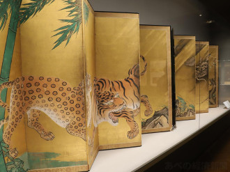 重要文化財 海北友松 「花卉図屏風」（右隻） 桃山時代（17世紀） 妙心