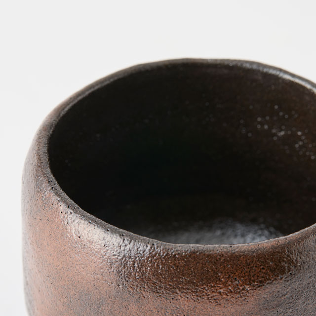 黒楽茶碗「あやめ」長次郎写｜食卓の道具｜中川政七商店 公式サイト
