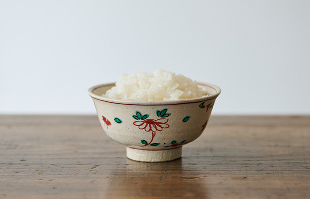 好日茶碗 赤絵花蝶｜食卓の道具｜中川政七商店 公式サイト