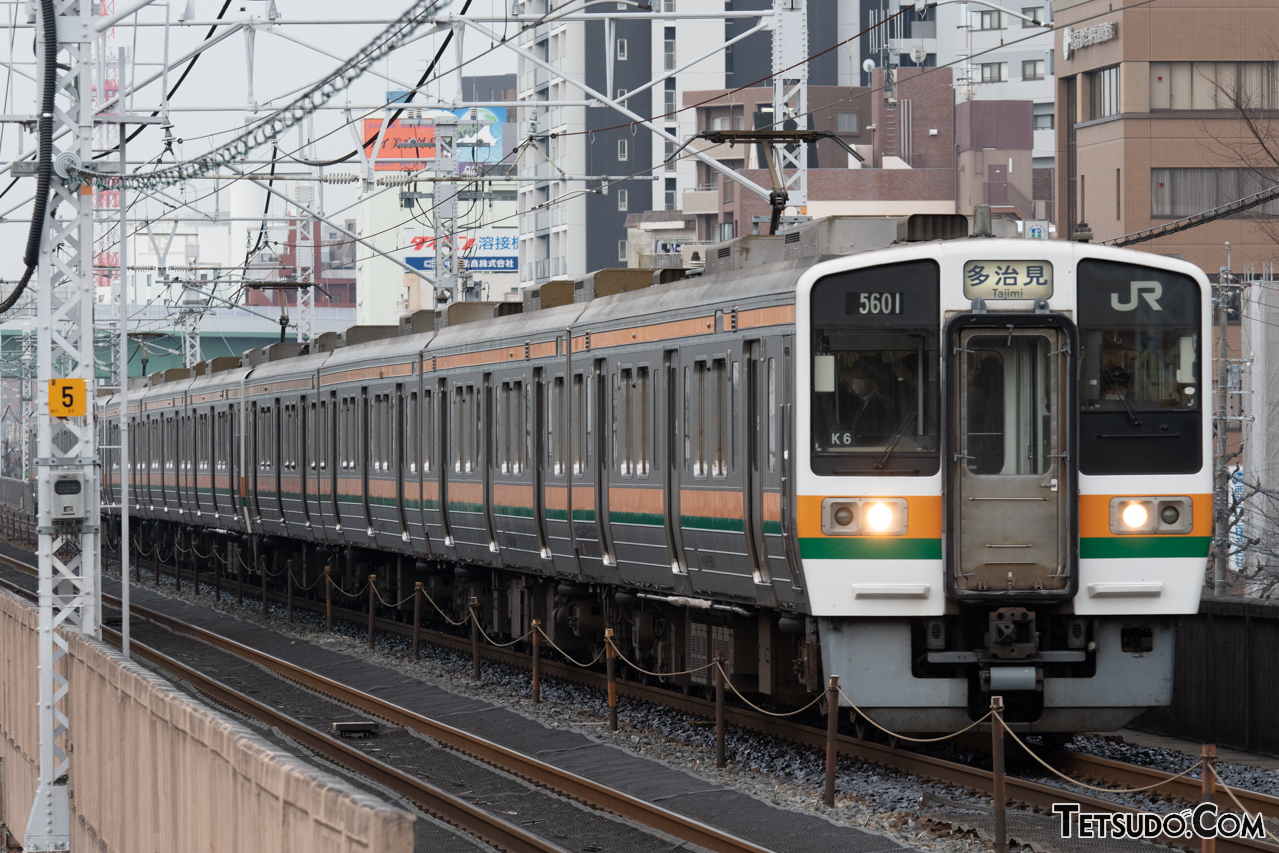 中央線「オレンジと緑」帯の旧型車両が引退？ 普通・快速はすべて新型