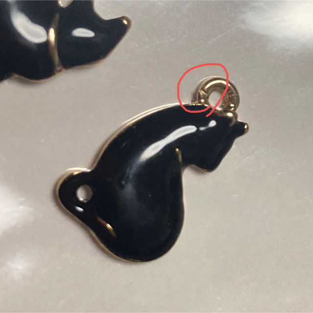 黒猫 チャームの通販 by オチャメインコ｜ラクマ