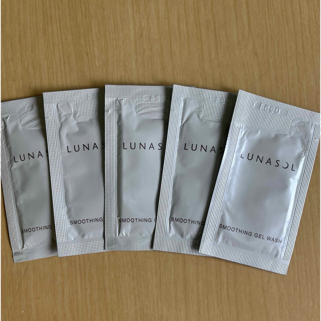 LUNASOL - ルナソル スムージングジェルウォッシュ サンプルの通販 by