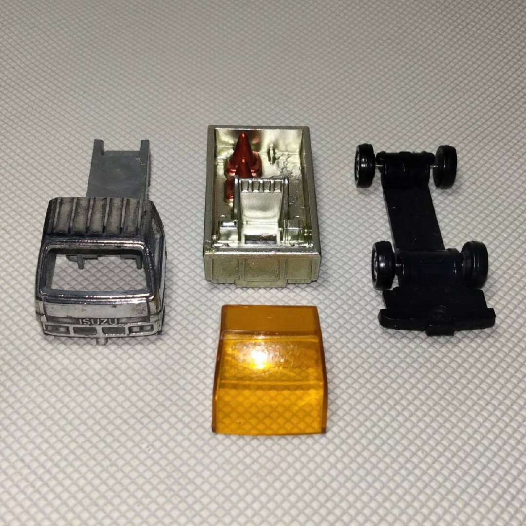 5396 カスタム用等分解トミカ いすゞエルフ 工事資材積載 トラック