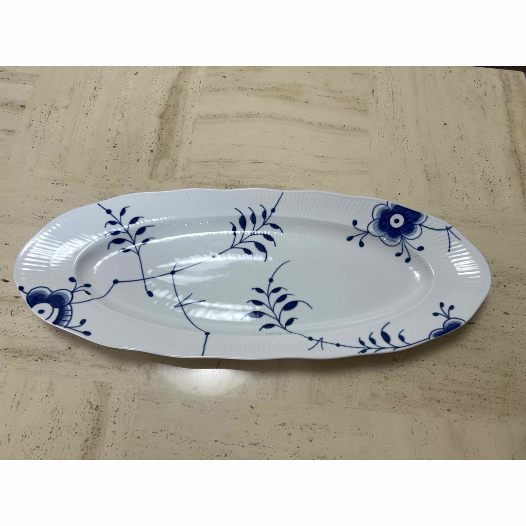 ブルーフルーテッド メガ フィッシュ ディッシュ 60cm