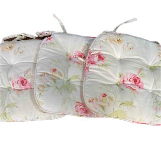 LAURA ASHLEY（クッション）のフリマアイテム一覧