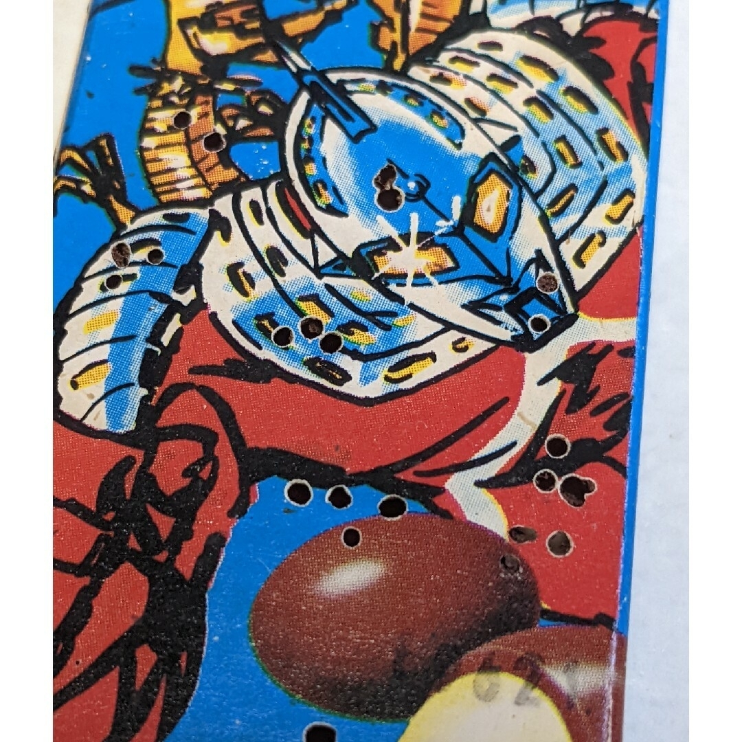 ロッテ ボールチョコ 対決ウルトラマン 空箱/お菓子 バッチの通販 by