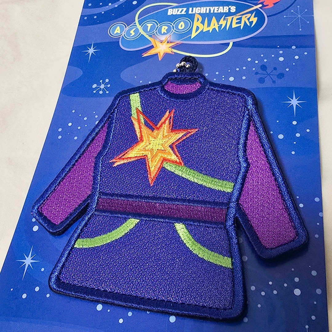 Disney - バズライトイヤーのアストロブラスター ワッペンバッジ 星