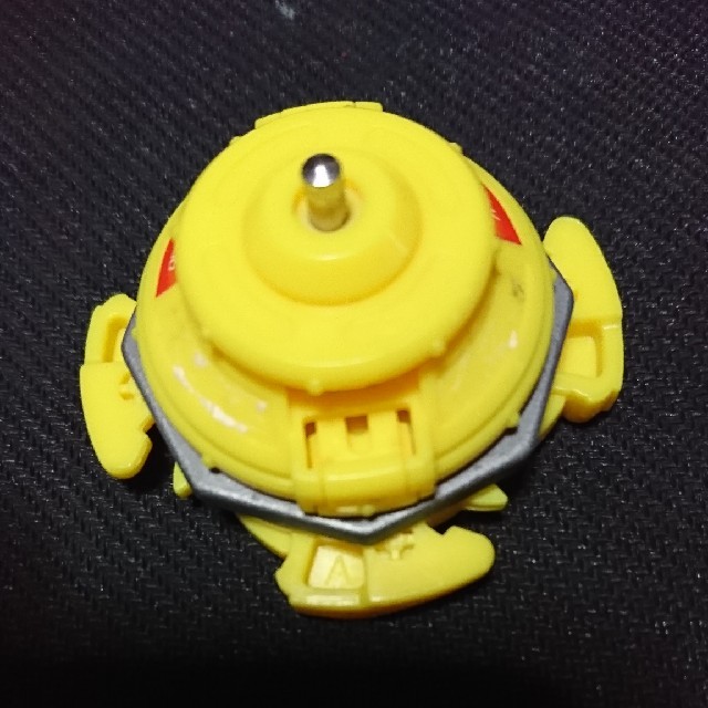 ベイブレード ドランザーV イエローの通販 by swz's shop｜ラクマ