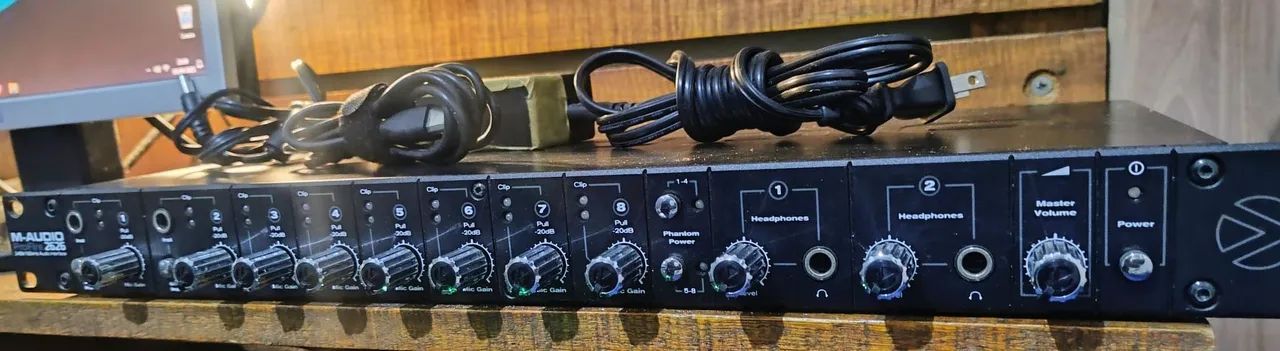 Interface de áudio M-Audio Profire 2626 - Equipamentos e