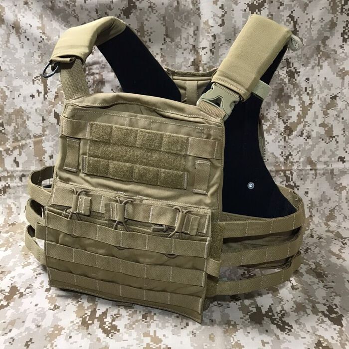 BLACK LINE - blog:実物 crye precision AVS プレートキャリアセット