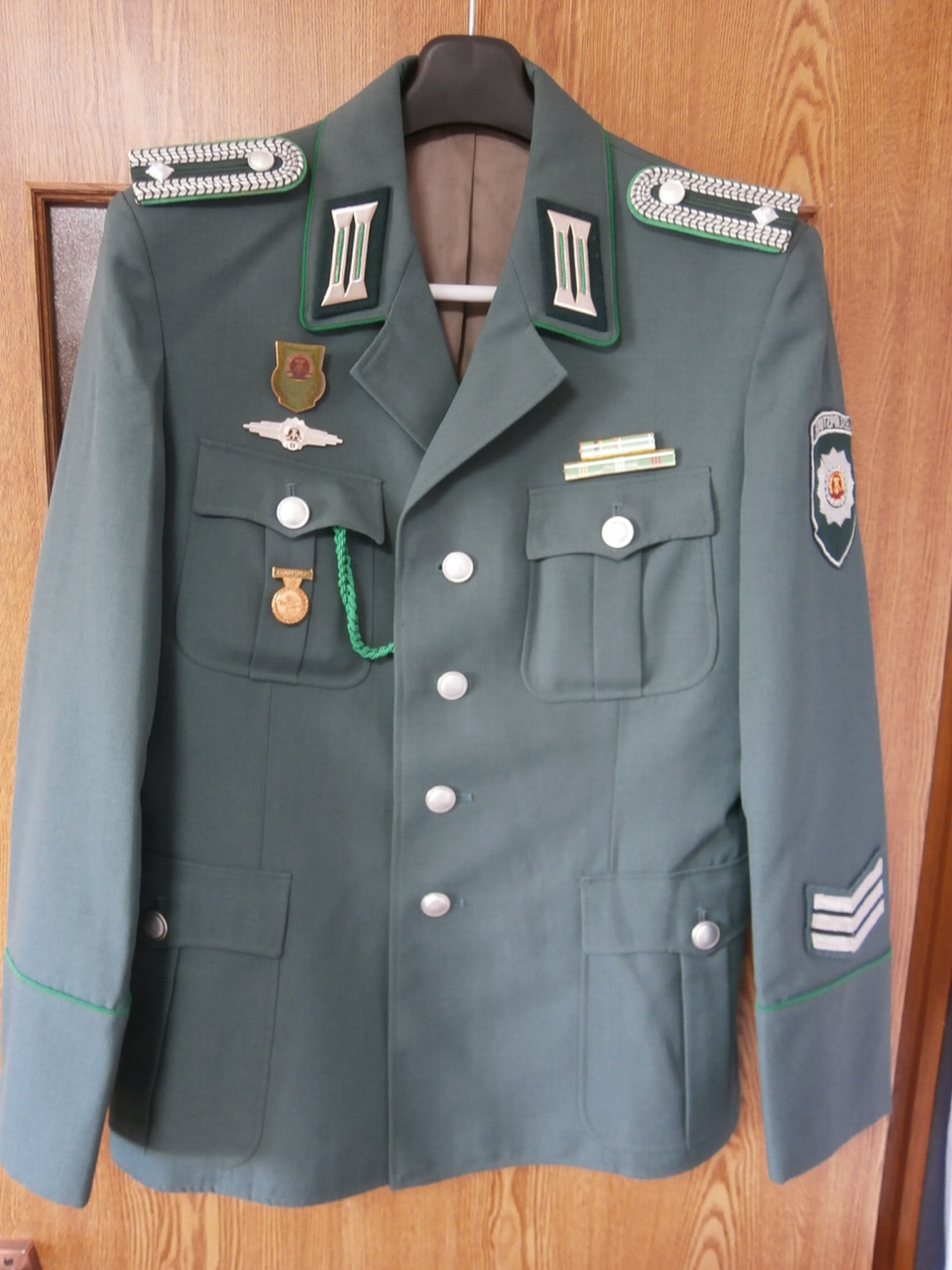VEB 壁の中のジパング:東ドイツ人民警察（VoPo） 制服