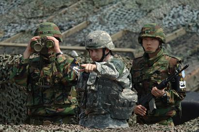 ミリタリーサープラス キャンプ・ビッキー:韓国軍実物ウッドランド迷彩