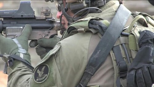 PROJECT 73 Blog:FBI SWAT 装備の変遷