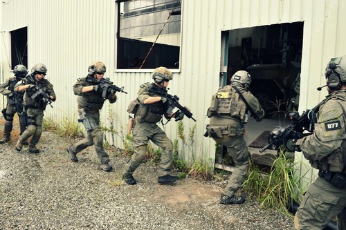 PROJECT 73 Blog:レプリカからはじめるFBI SWAT装備