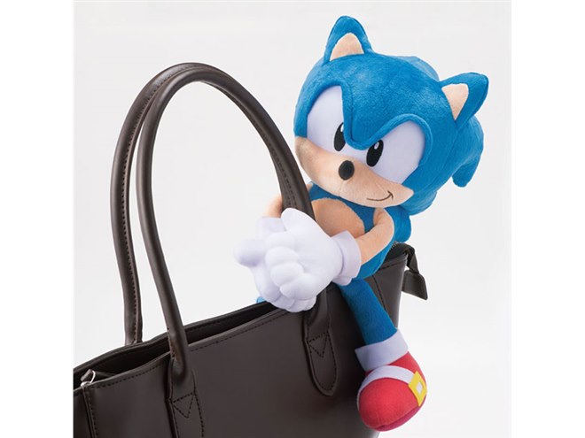 セガ、一緒に出かけられる「ソニック」のぬいぐるみ - 価格.com
