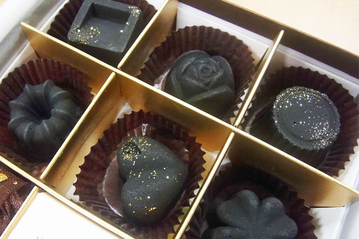どう見てもチョコ…なのに“食べられない”ってどういうこと？ - 価格.com