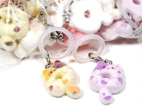 ドーナツニャンちゃんフロッキーワンポイントチャーム｜おもちゃ・縁日