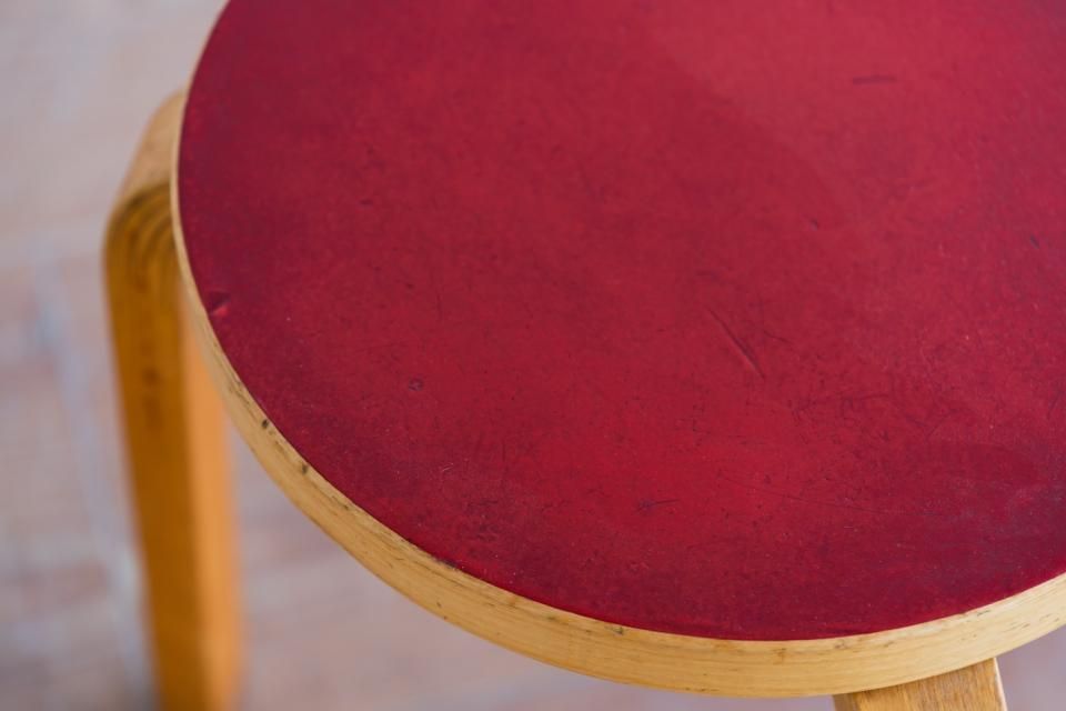 Alvar Aalto スツール60 リノリウム レッド | 北欧家具 haluta
