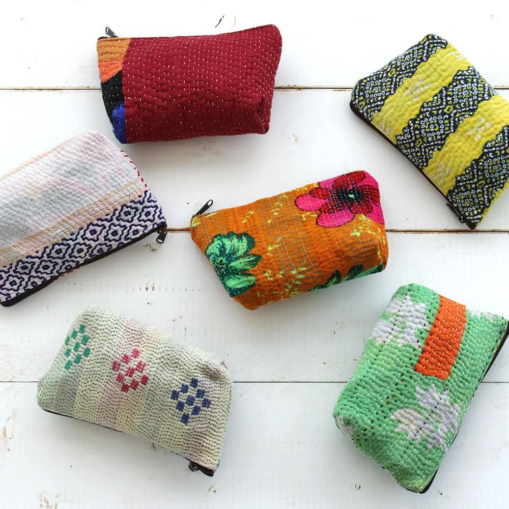インドの刺し子布 カンタ刺繍（ラリーキルト）ボート型ポーチ | バッグ