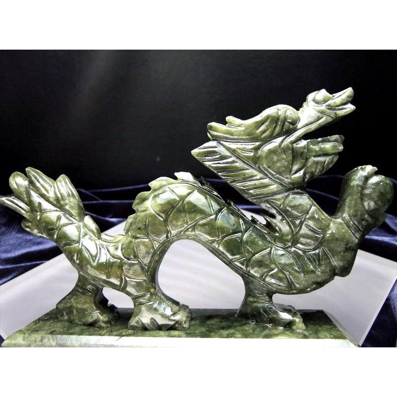 濃いグリーン 玉持ち龍神 サーペンティン(蛇紋石)龍彫刻置物 500-650g