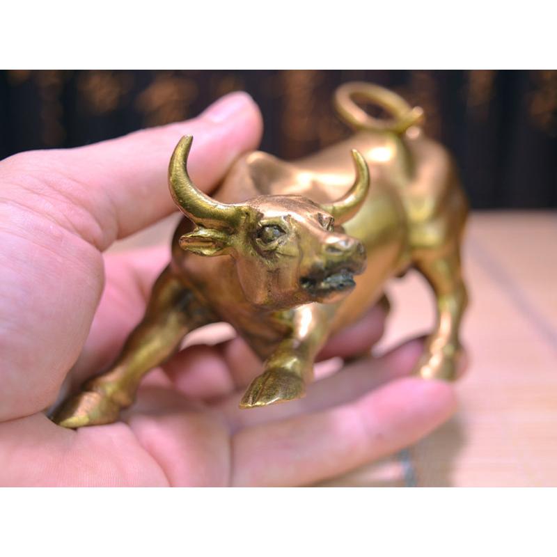 牛の置物 銅製金牛の置物（牛気冲天） 風水グッズ : 中国貿易公司ctc