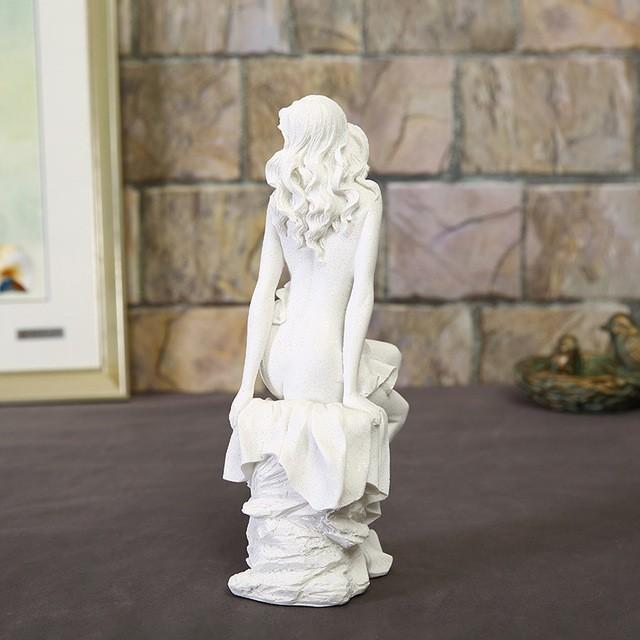 彫刻 幸運の座る女神 風像 風水 ビーナス 女性 アートクラフト 白い