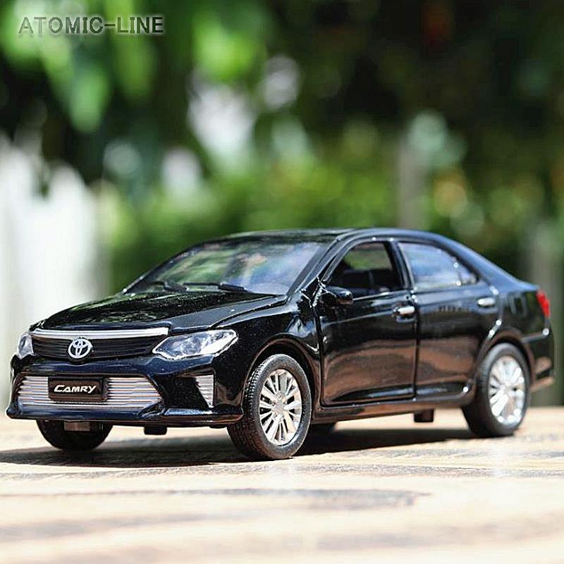 トヨタ（TOYOTA） CAMRY カムリ 1/32 ミニカー 全4色 ライト点灯 合金