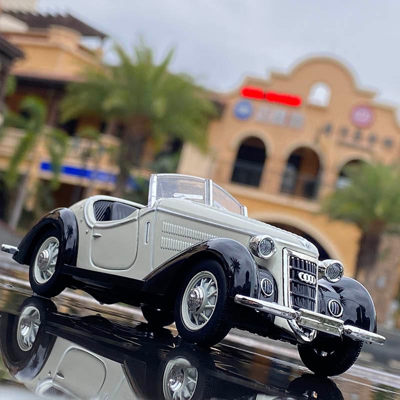 アウディ ワンダラー W25K ロードスター1/32 ミニカー 全3色 ライト