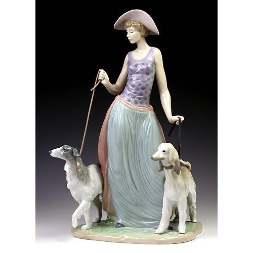 リヤドロ（Lladro リアドロ 陶器人形 置物） 婦人 優雅な散歩の