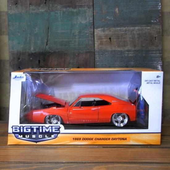 レトロミニカー 1969 DODGE CHARGER DAYTONA 1：24サイズ ダッジ JADA