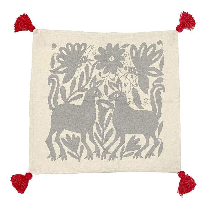 OTOMI HANDEMBROIDERED オトミ刺繍 クッションカバー 43×43センチ 2枚
