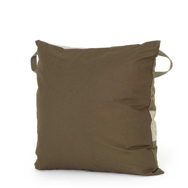 hobo（ホーボー） CUSHION M UPCYCLED US ARMY CLOTH OLIVE クッション