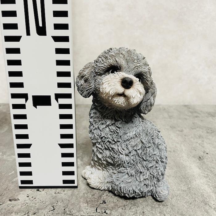 かわいい 犬 置物 振り返るトイプードル グレー 動物 おしゃれ 玄関