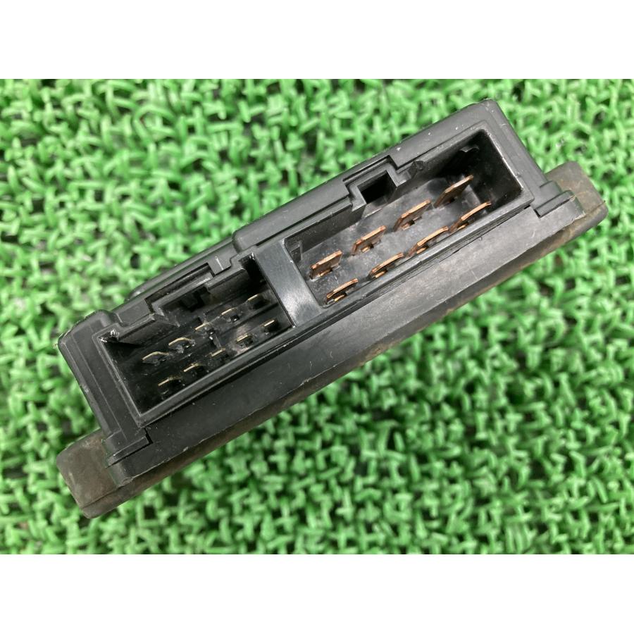 カワサキ（Kawasaki） ZRX400 ヒューズボックス 26021-1089 純正 中古