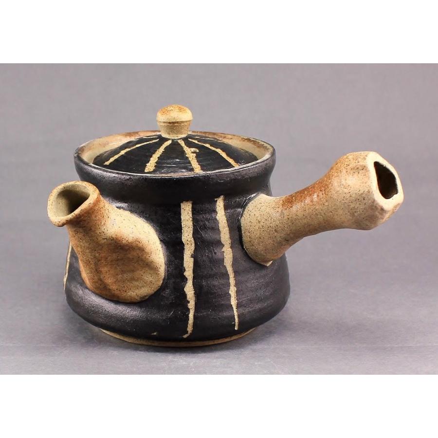 瀬戸焼 手描き 手彫 十草 黒 急須 (小） 茶こし付 : やきもの工房・炎