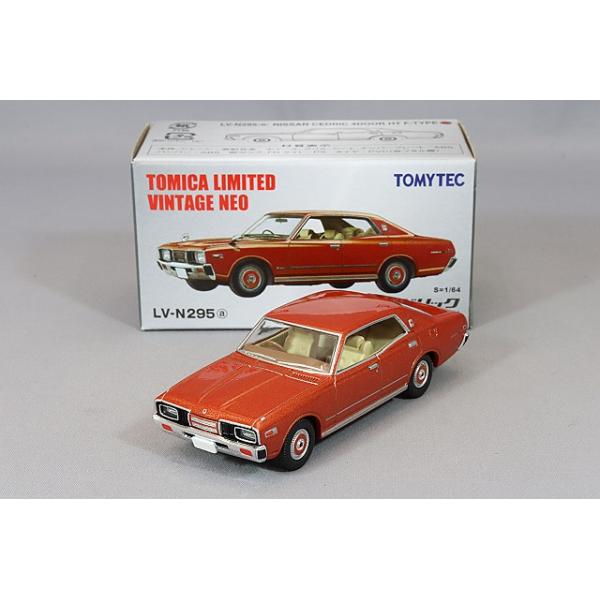 トミカリミテッドヴィンテージ NEO 1/64 日産 セドリック 330型 4ドア
