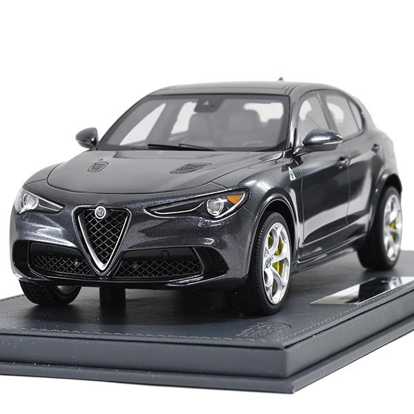 アルファロメオ（ALFA ROMEO） 1/18 STELVIO QUADRIFOGLIOミニチュア
