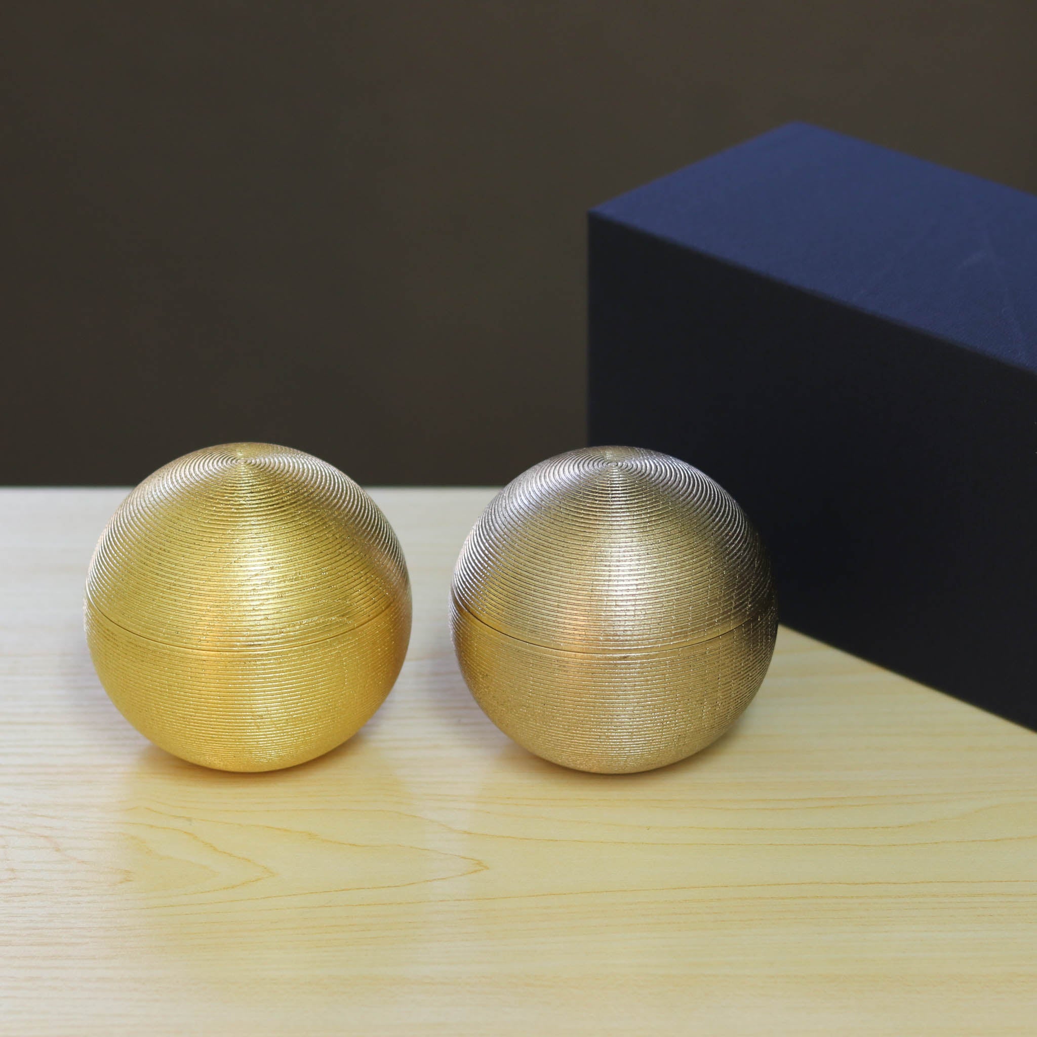 金沢金箔 小物入れ | 千筋 まり型ペア 大 | 永＆久 |