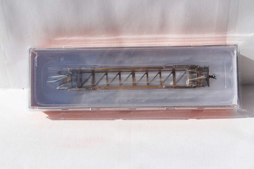 DTTX NSC 53' well car Class NWF13 - 17 Post, 3 silver stripes TTX