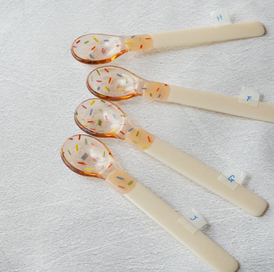 作家］天気雨さんの商品コレクション｜クラシコサエル