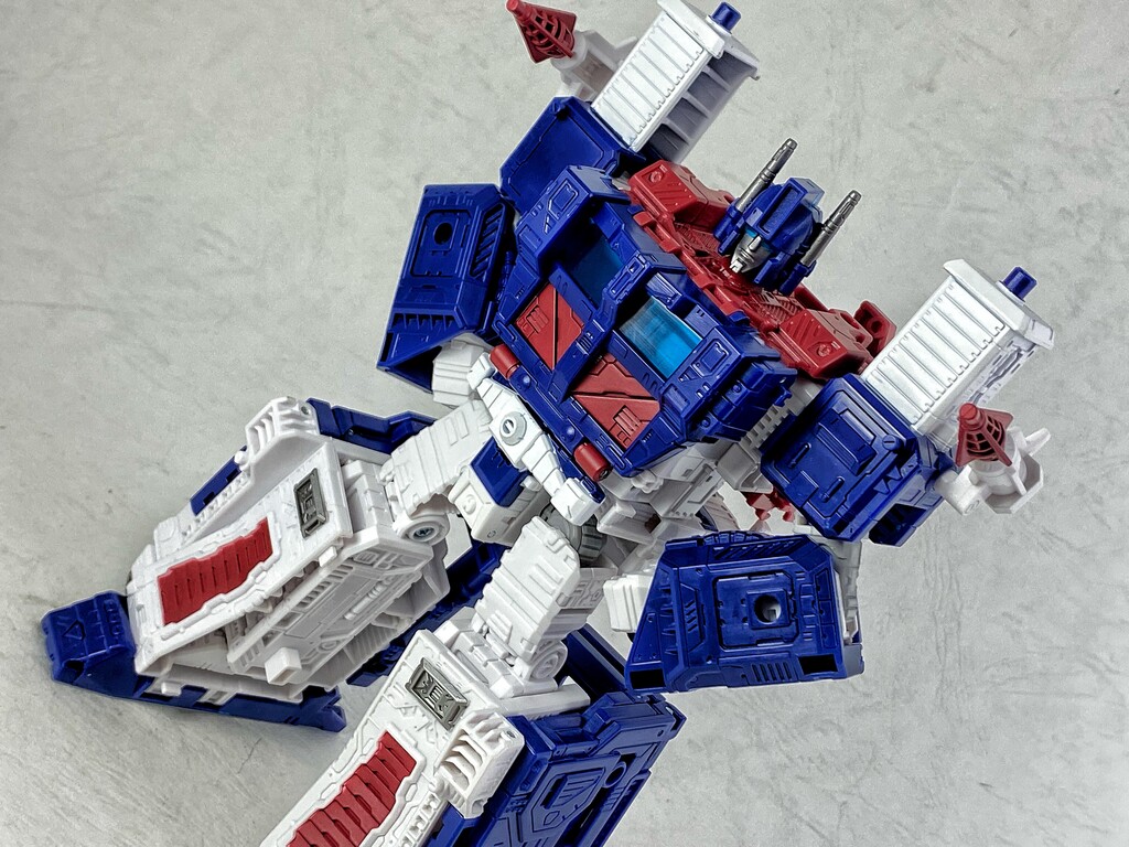トランスフォーマー KD-11 ウルトラマグナス レビュー : えるけーえぬ