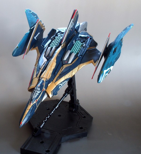 バンダイ 1/72：Sv-262Hs ドラケンⅢ（キース機）＆リル・ドラケン+